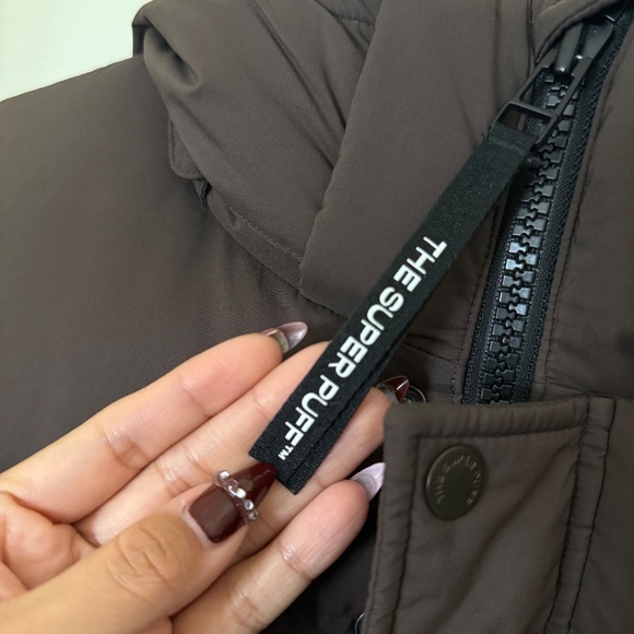 Aritzia The Super Puff - Picture 2 of 6